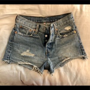 Levi’s Wedgie Jean Shorts